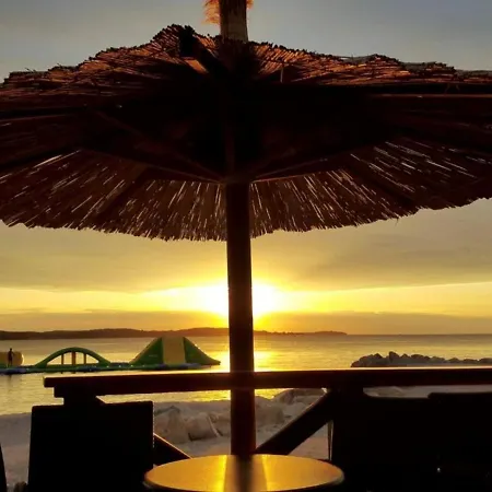 Deluxe Playa Apartman Valbandon